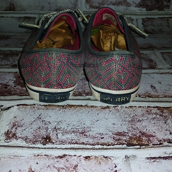 Sperry - Picture 4 of 6